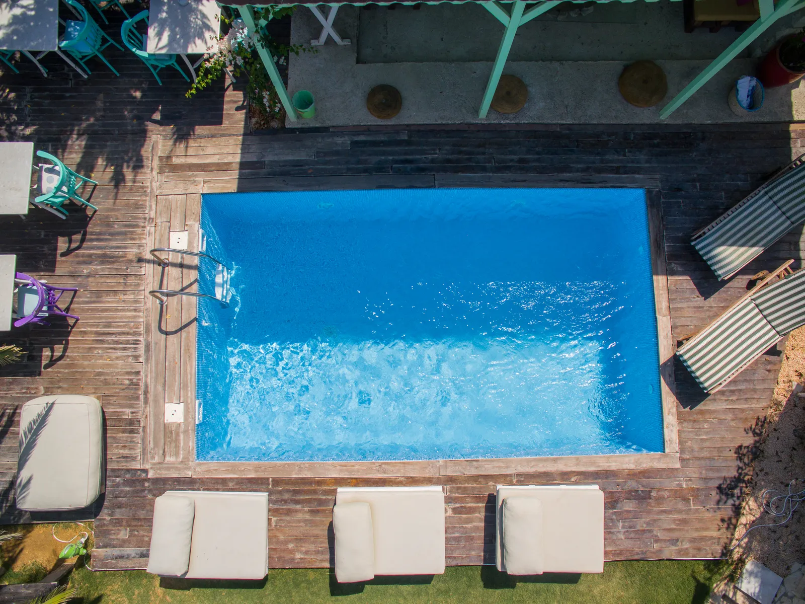Alaçatı Ağustos Otel havuz uygulaması